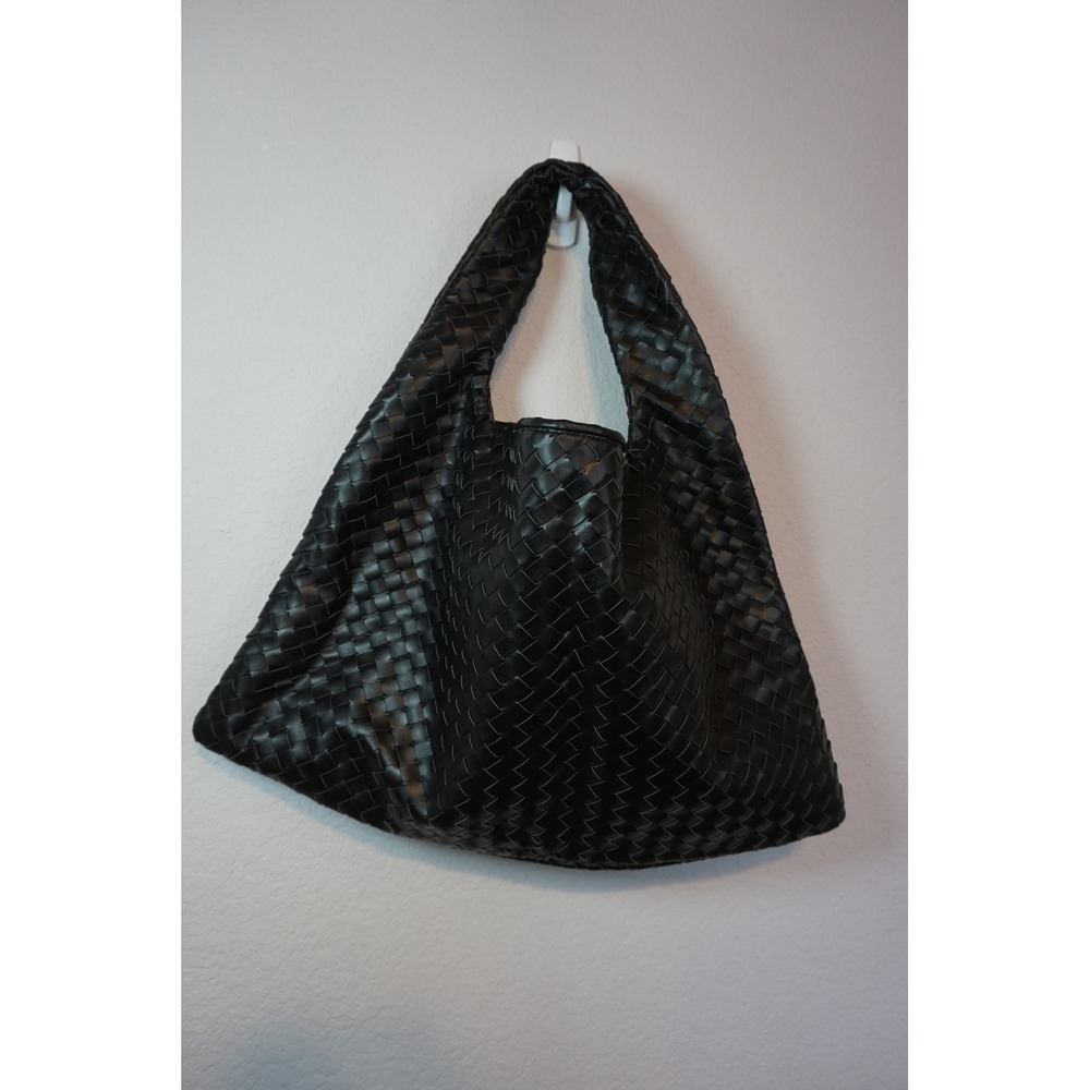 Black Woven Intrecciato Style Hobo Shoulder Bag Slouchy Tote AG4.A2008